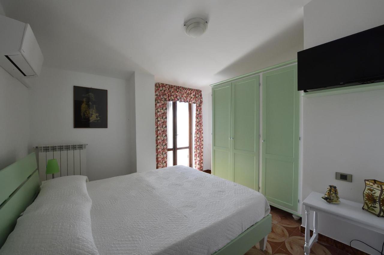 Villa Dafne Mare Fondi Sperlonga エクステリア 写真