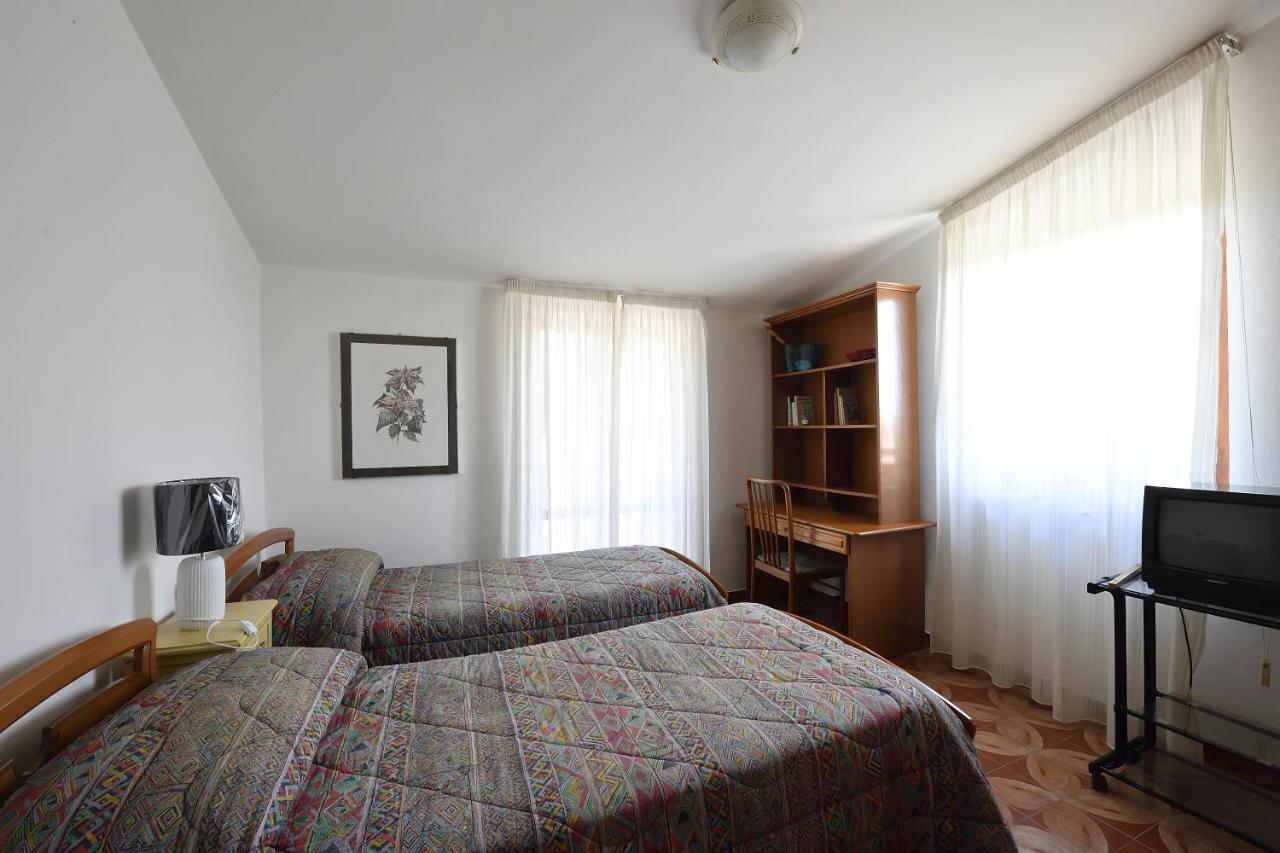 Villa Dafne Mare Fondi Sperlonga エクステリア 写真