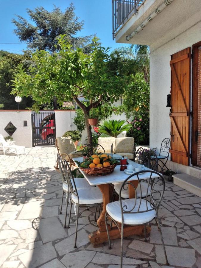 Villa Dafne Mare Fondi Sperlonga エクステリア 写真