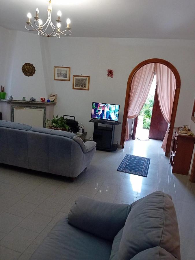 Villa Dafne Mare Fondi Sperlonga エクステリア 写真